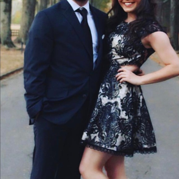 Sequin Hearts Cut Out Back Lace Formal Size 7 - Picture 2 of 8